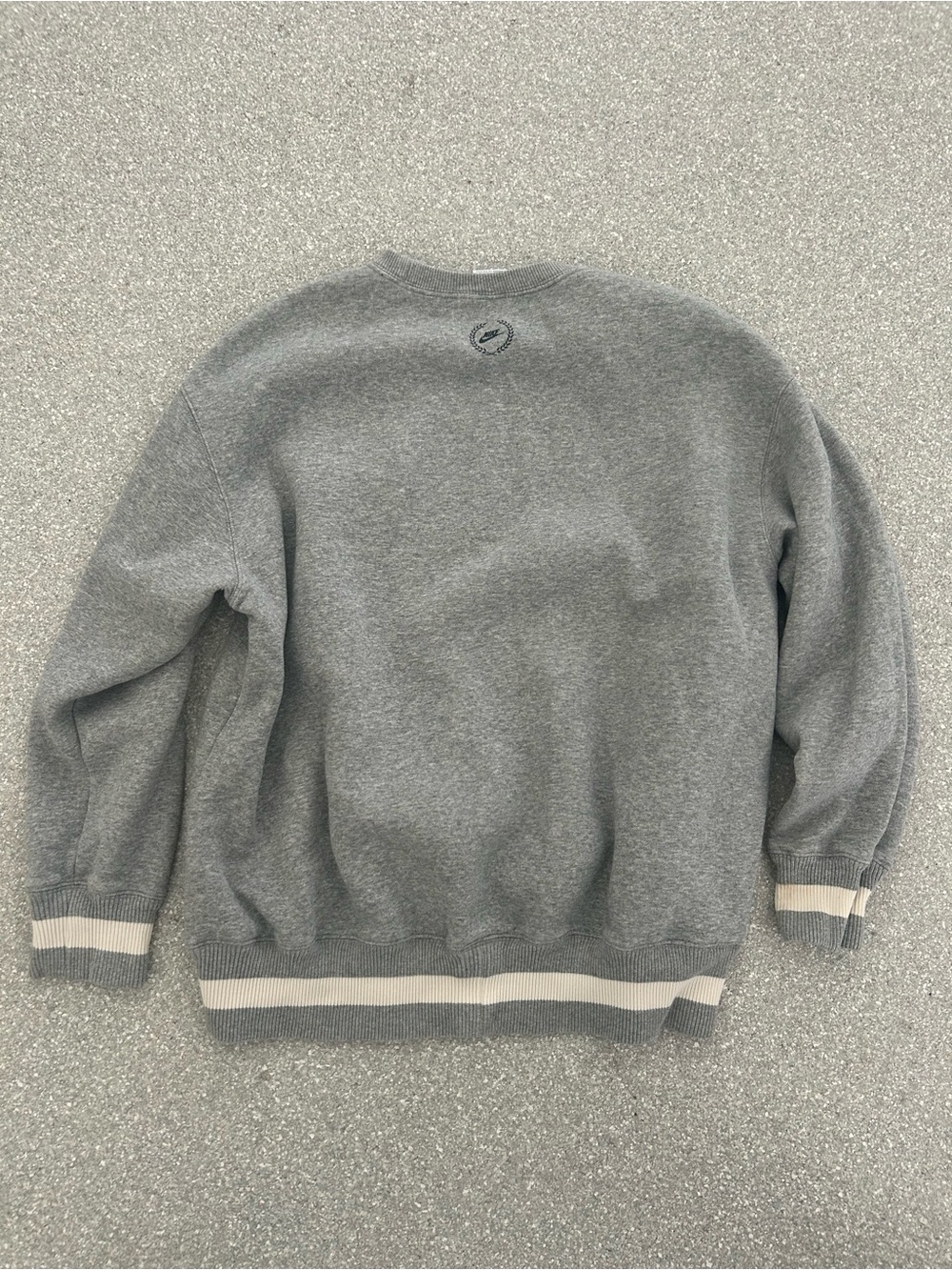 NWOT Nike Women’s Sportswear Phoenix Fleece Heritage Grey Sweatshirt Size S - Picture 5 of 6